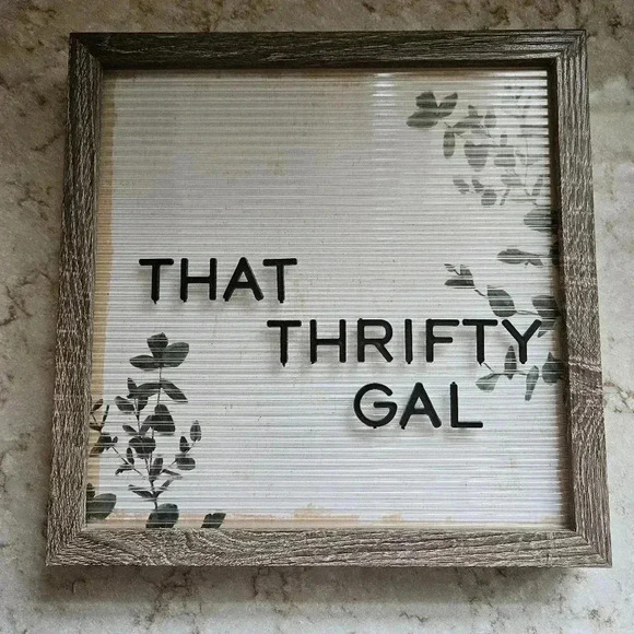 Hangable Greenery Letter Message Board - Picture 1 of 6